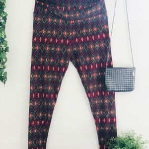 LuLaRoe Colorful Tall and Curvy Geometric Leggings